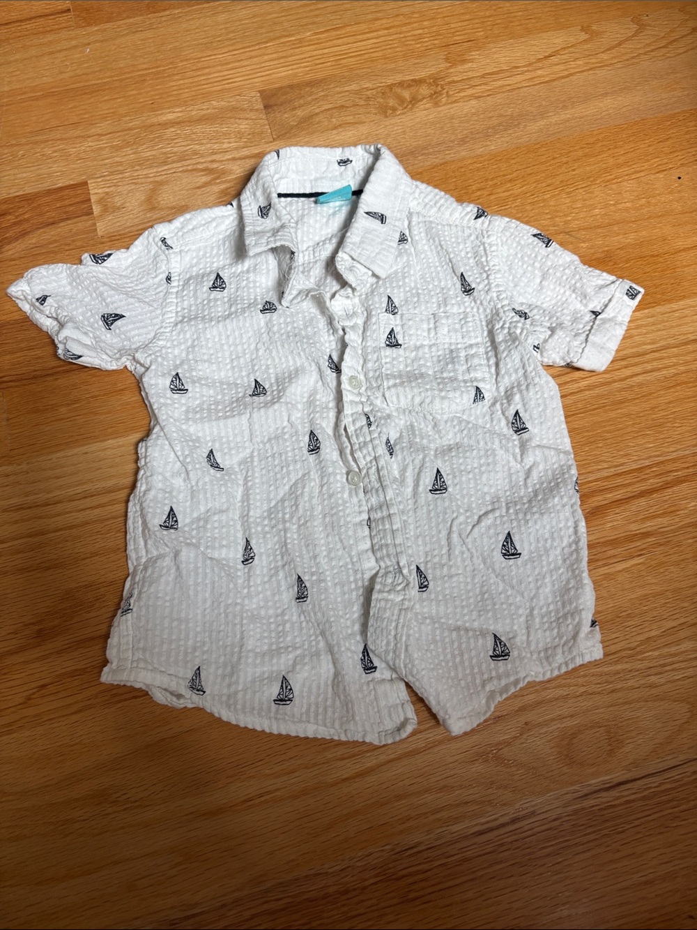 White Sailboat Print Short-Sleeve Button-Down Shirt for Kids